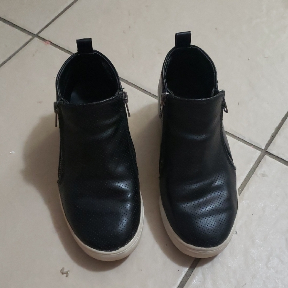 Time and Tru Black Heeled Boots